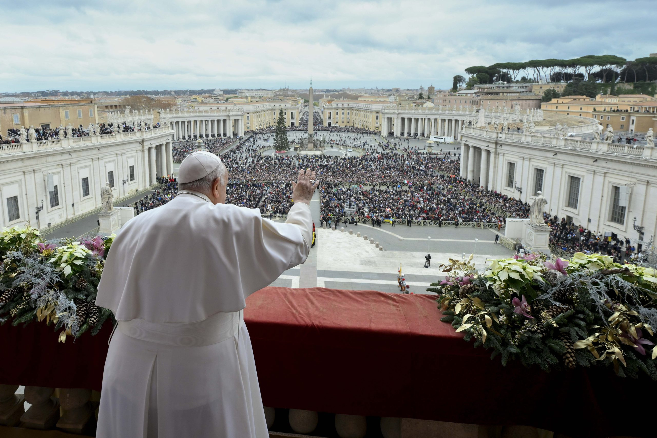 Urbi et Orbi, il Papa: tacciano le armi! Aprire con audacia a negoziati per una pace giusta