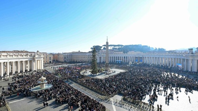 Il Papa: disumana è la guerra, che spezza il cuore delle mamme