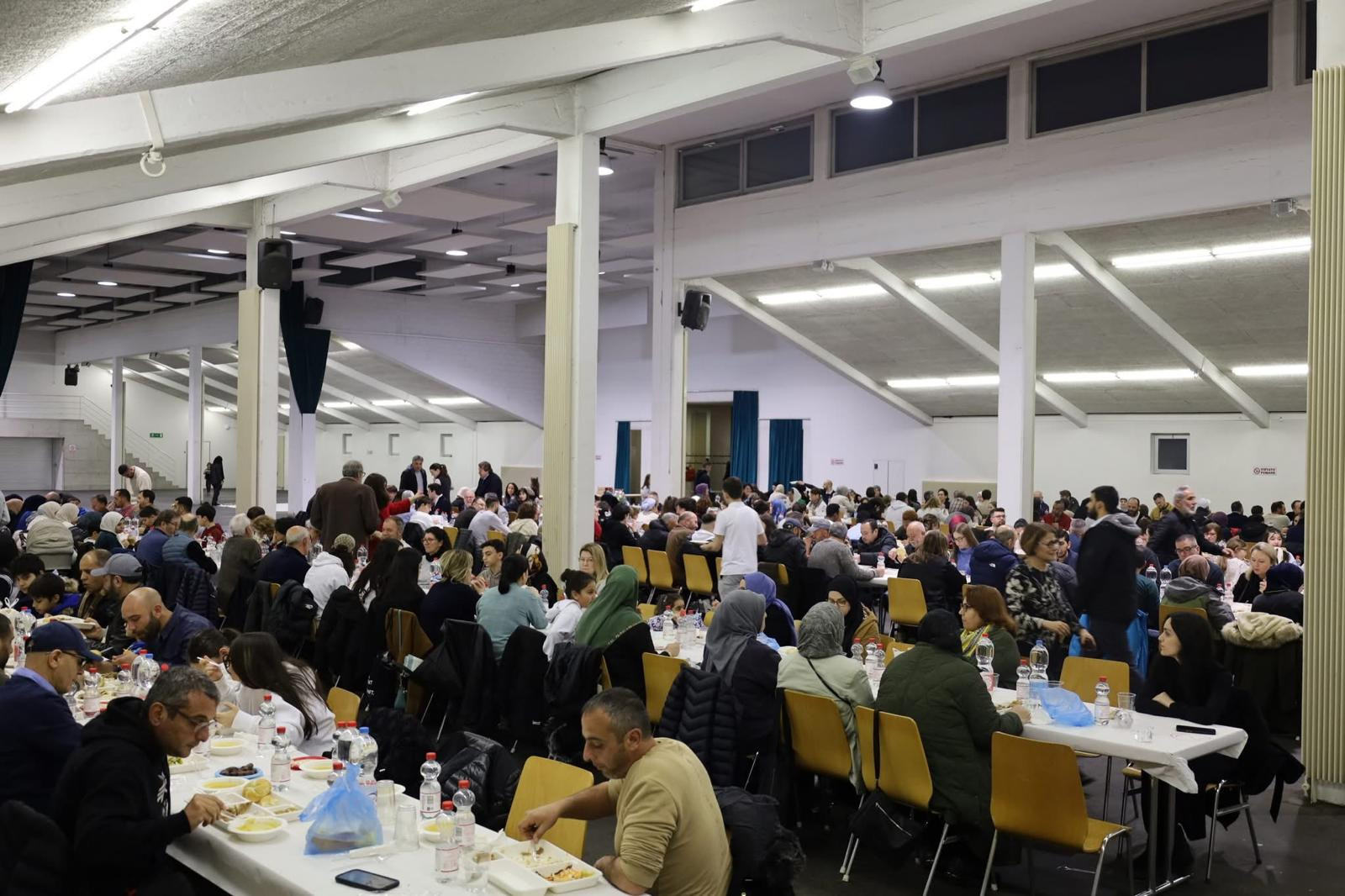 Iftar 2025 al mercato coperto di Giubiasco.