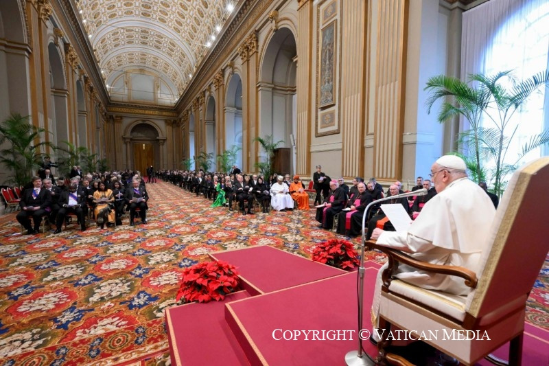 Il Papa riceve il corpo diplomatico presso la Santa Sede: 