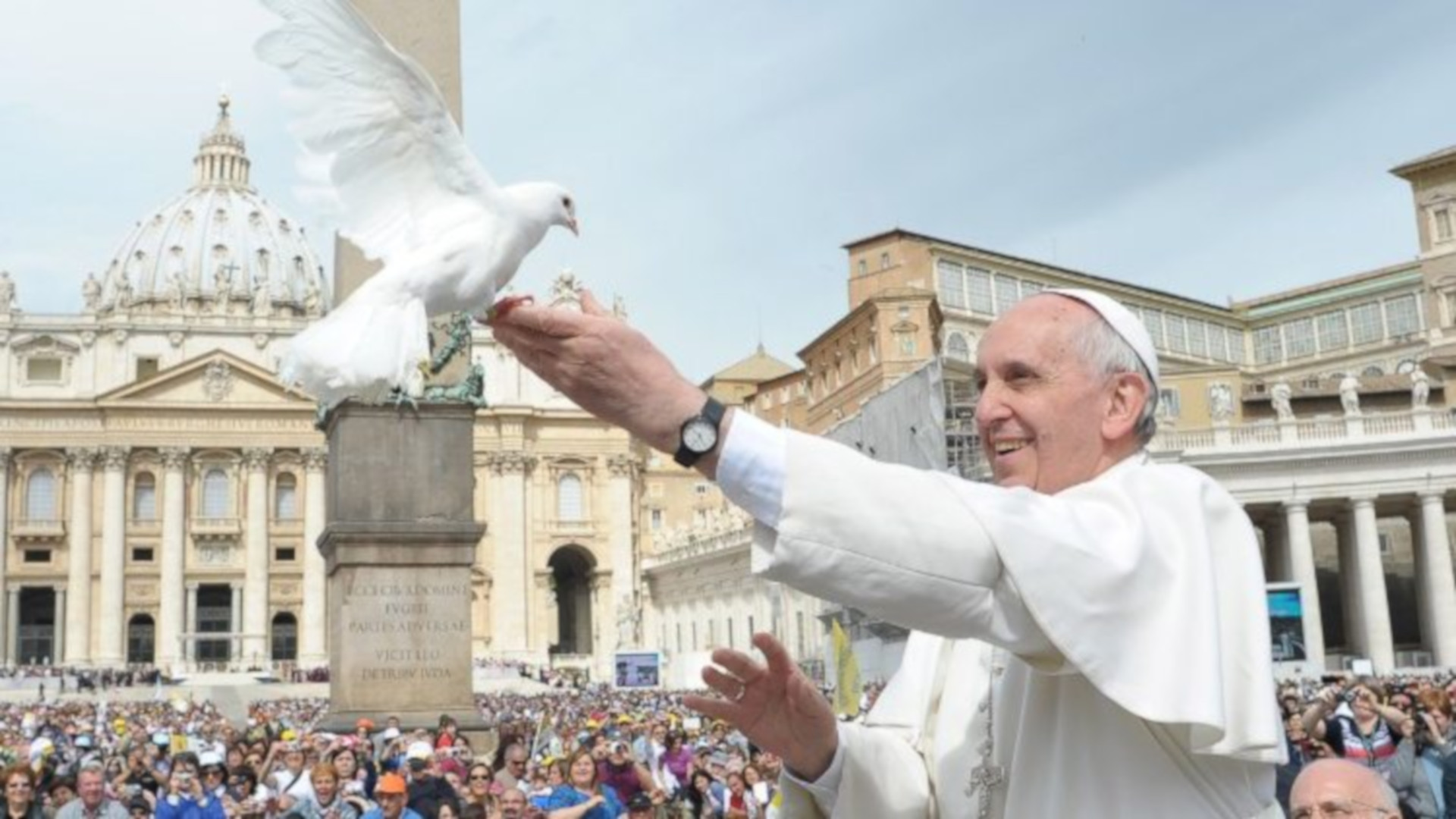 Il Papa: ipocrita parlare di pace e armare la guerra, si tende all’autodistruzione