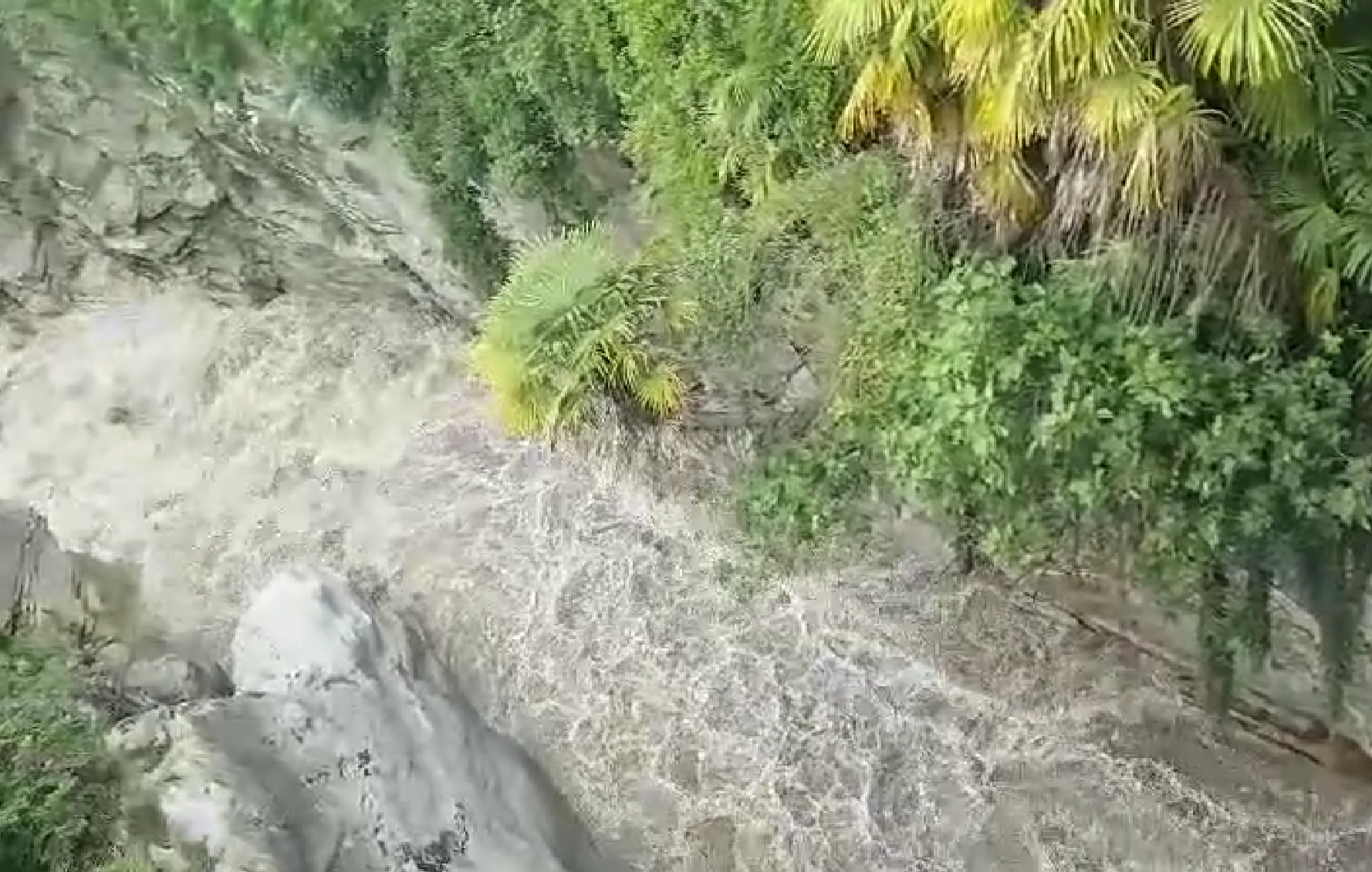 Maltempo in Vallemaggia, don Massimo Gaia: 