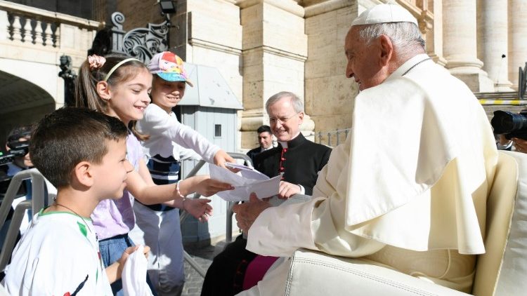 Il Papa: lo Spirito è un vento che non si può imbrigliare, crea e rende liberi