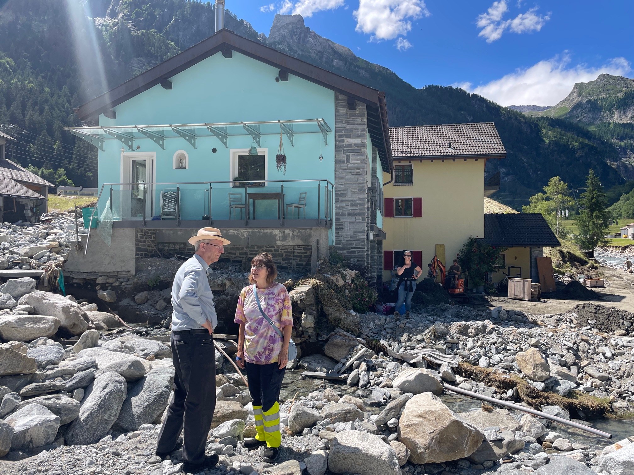 Il vescovo Alain de Raemy in visita all'Alta Vallemaggia (breve fotogallery)