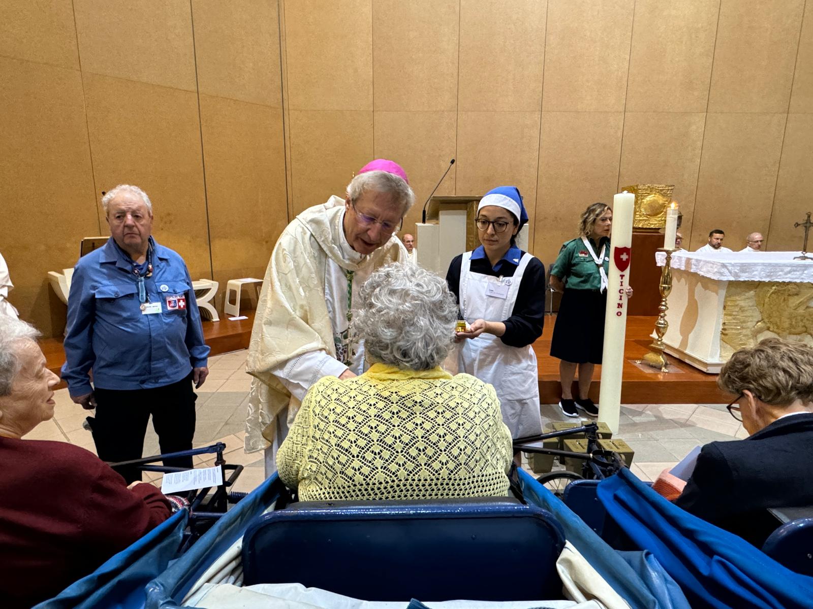 Lourdes, secondo giorno: in preghiera per la guarigione e la conversione