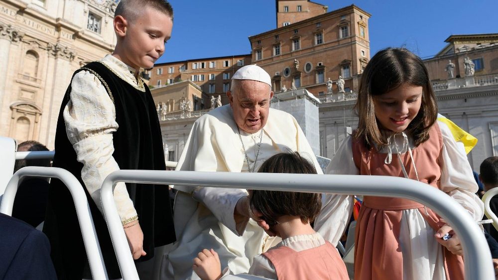 Il Papa: respingere i migranti è peccato grave, mari e deserti non siano cimiteri