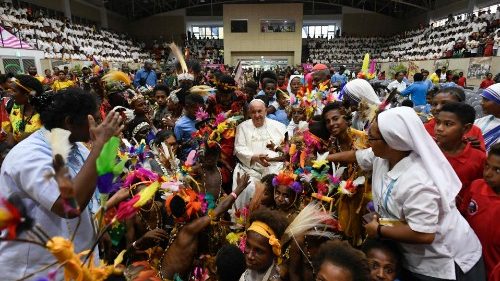 Papua Nuova Guinea: fedeli in marcia da tre settimane per vedere il Papa