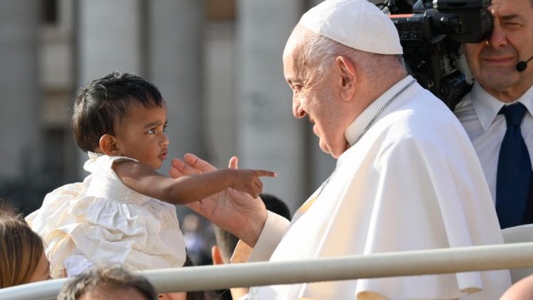 Francesco: la fraternità è la risposta alle trame dell’odio e della guerra