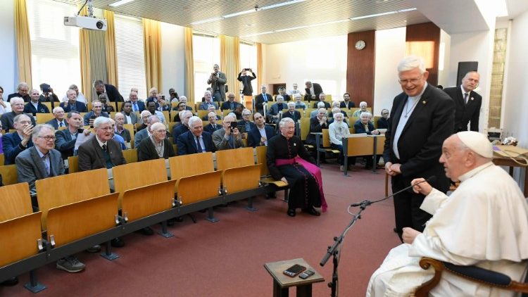 Il Papa: per le donne ruoli di alta responsabilità in Vaticano