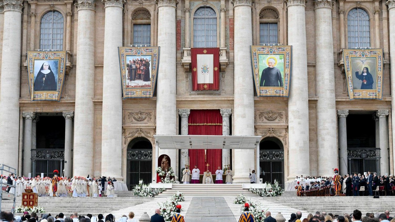 Il Papa: il 9 novembre le diocesi ricordino i propri Santi, Beati e Servi di Dio