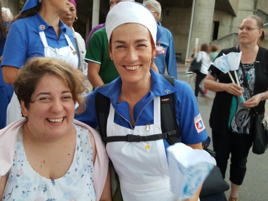 Denise Carniel in uno dei suoi viaggi a Lourdes