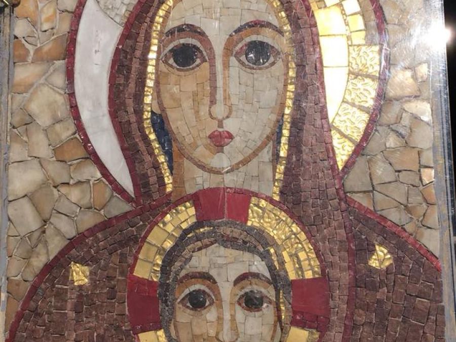 Dettaglio santuario mariano di Lourdes