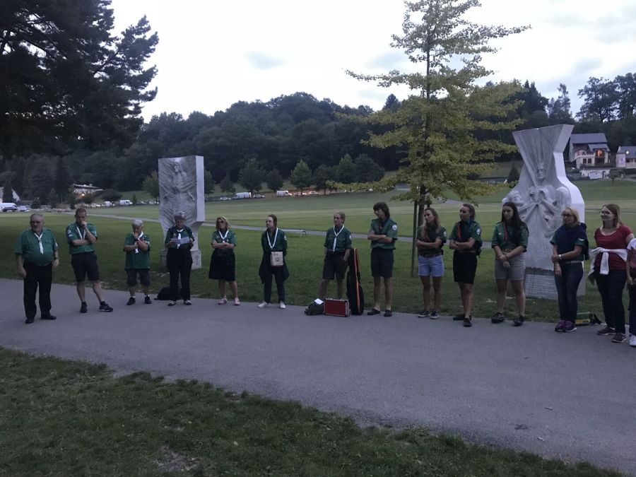 Alcuni membri ticinesi del gruppo scout dei Foulard bianchi