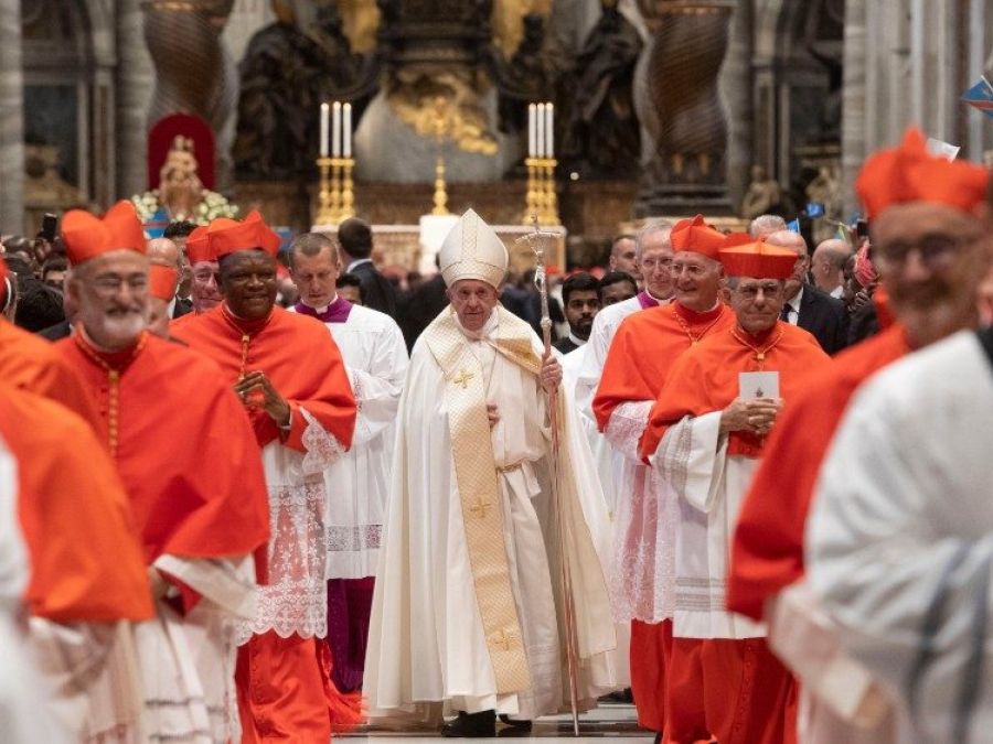 Il Pontefice entra nella Basilica di San Pietro (foto @vaticannews_it)