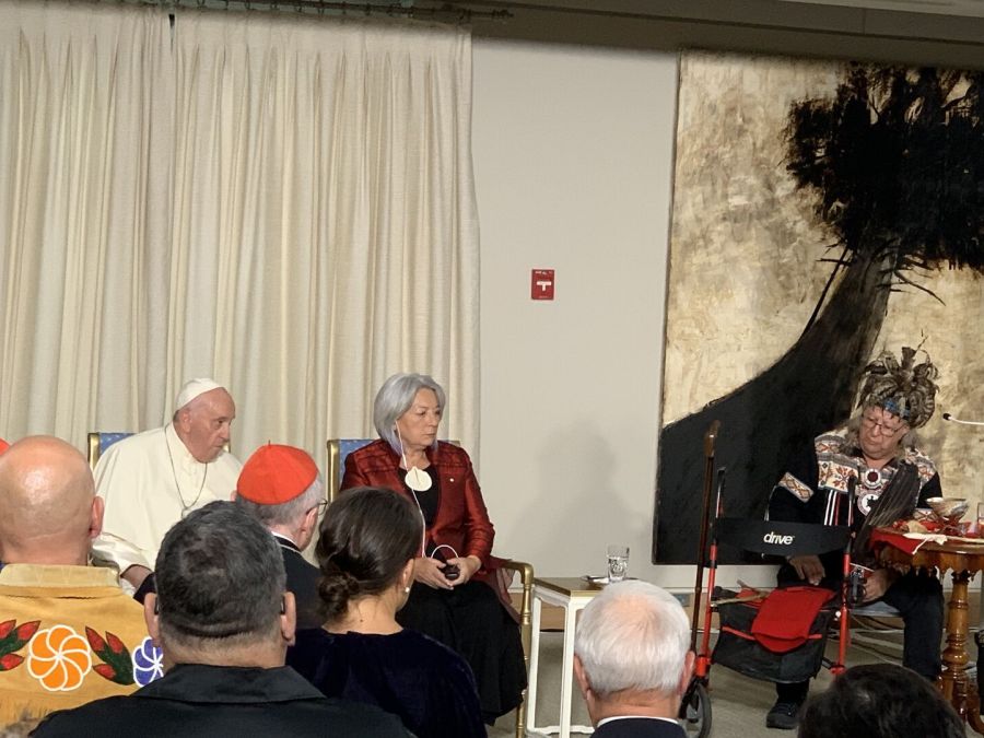 Il Papa incontra alcuni indigeni del Quebec (Twitter, Spadaro)