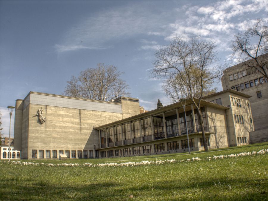Lugano: biblioteca cantonale (foto Wikipedia)