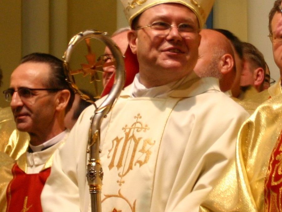 L'arcivescovo Paolo Pezzi