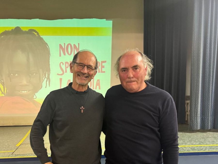 Don Marco Dania, a sinistra e don Luigi