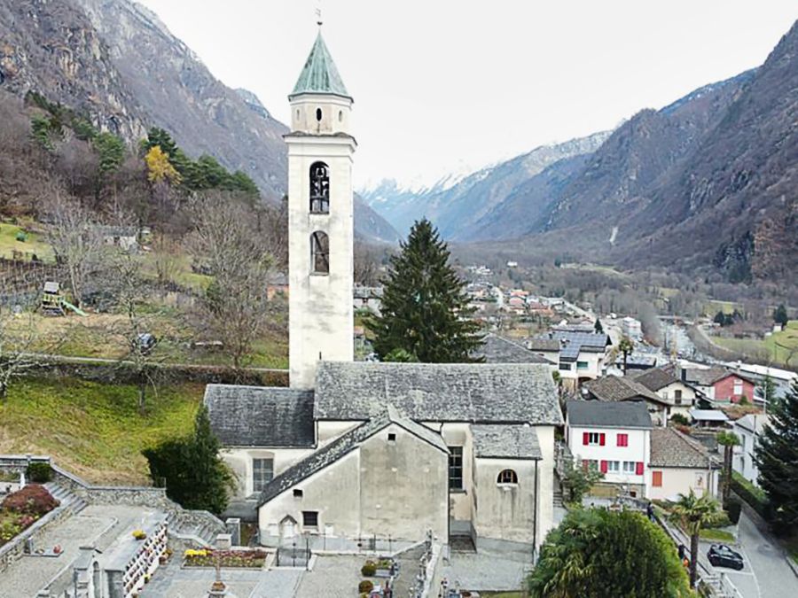 Chiesa di San Maurizio a Cama (GR)
