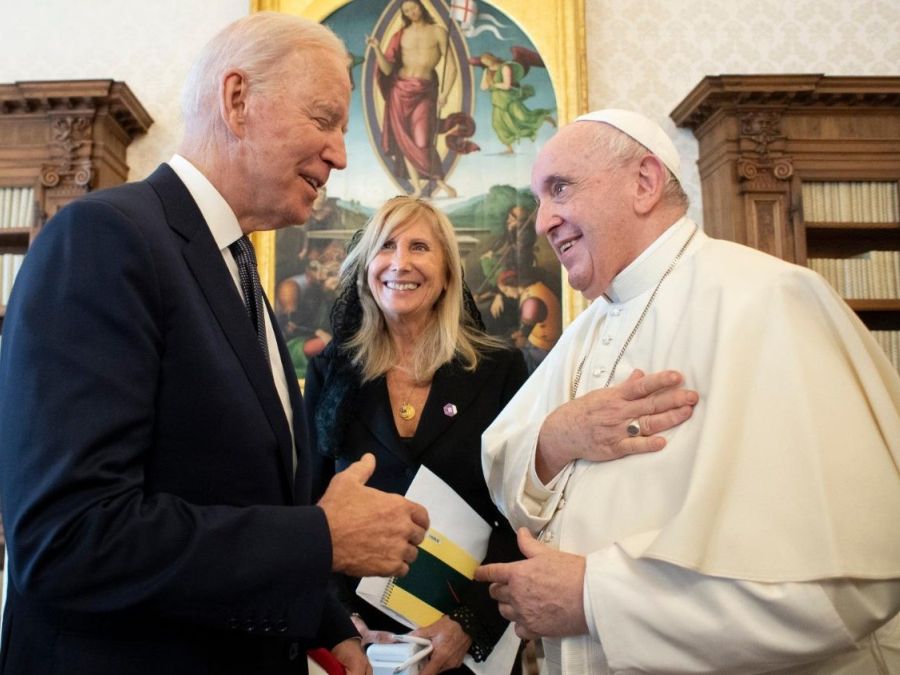 Il Papa con il presidente americano Biden in un colloquio del 2021 in Vaticano