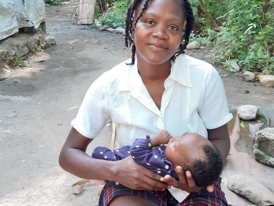 Silfise e il piccolo Morlens, beneficiari del programma.