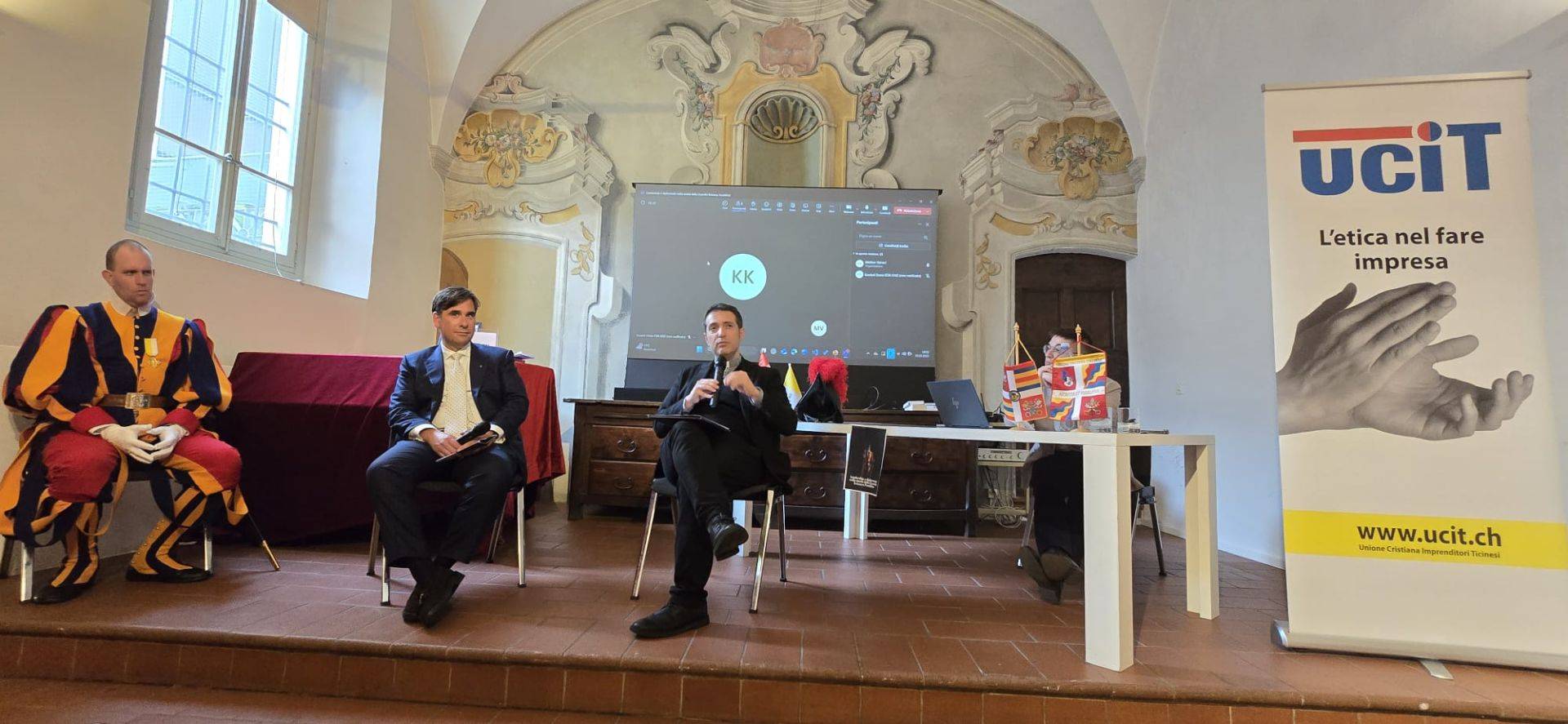 Giona Stanga, ex guardia svizzera, Stefano Devecchi Bellini, presidente UCIT, e don Emanuele Di Marco.