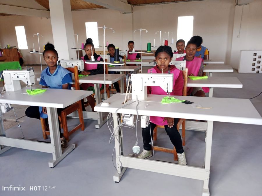 Lavoratrici dell'atelier di sartoria in Madagascar