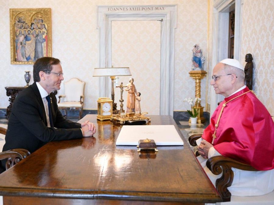Leone XIV durante il colloqio con il presidente israeliano Herzog